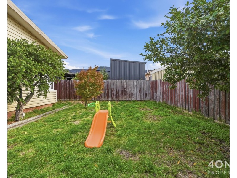 16 Leighland Road, Claremont TAS 7011