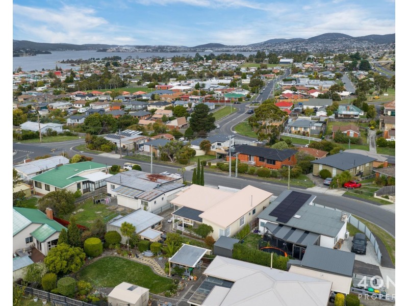 16 Leighland Road, Claremont TAS 7011