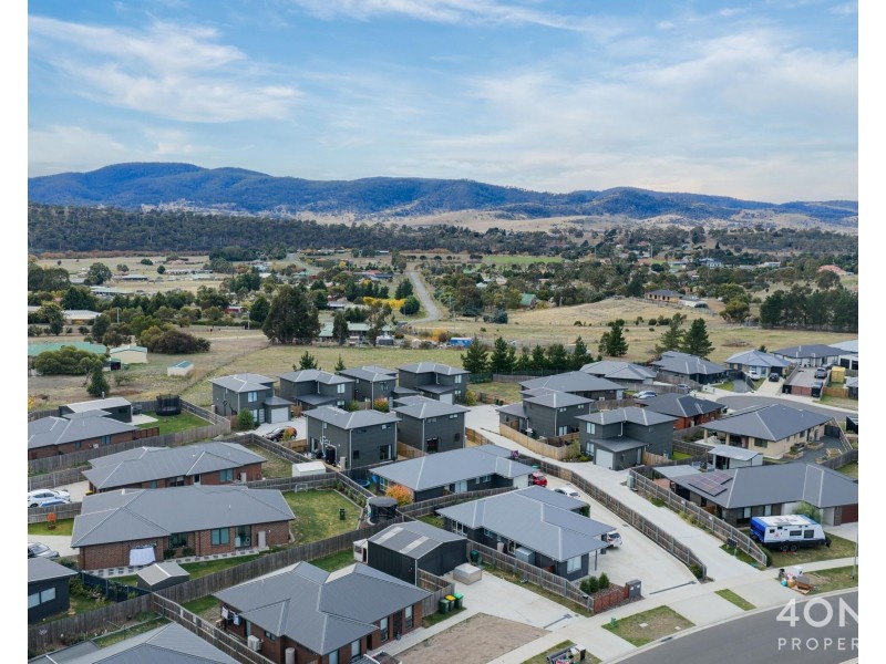 7/18 Haskell Road, Brighton TAS 7030