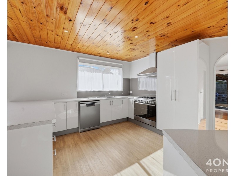 9 Willow Walk, Austins Ferry TAS 7011