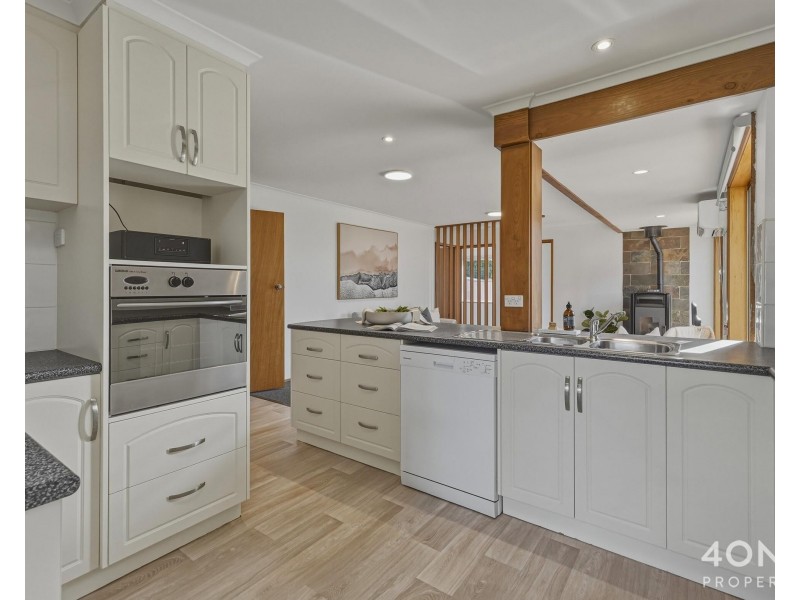 3 Aragoon Street, Lauderdale TAS 7021
