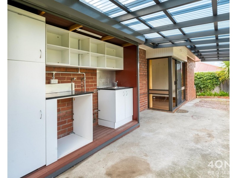 176 Augusta Road, Lenah Valley TAS 7008