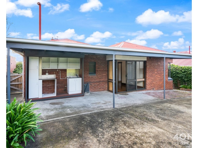 176 Augusta Road, Lenah Valley TAS 7008