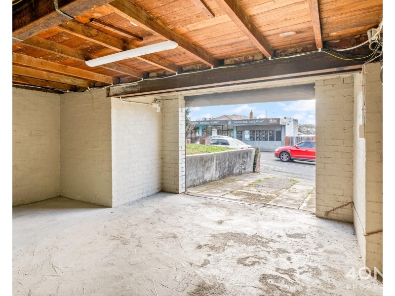 176 Augusta Road, Lenah Valley TAS 7008