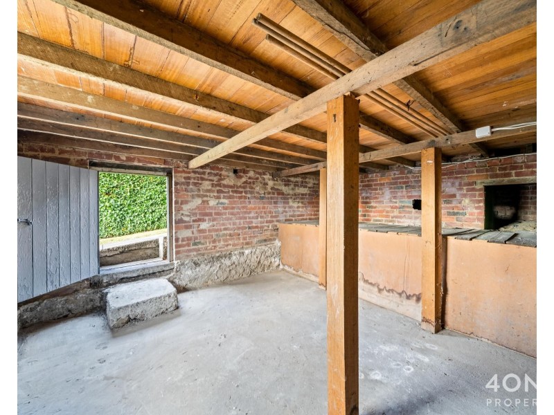 176 Augusta Road, Lenah Valley TAS 7008