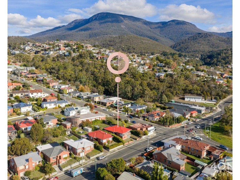 176 Augusta Road, Lenah Valley TAS 7008