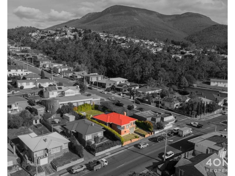 176 Augusta Road, Lenah Valley TAS 7008