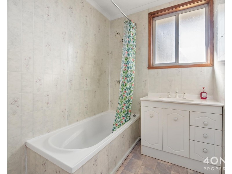 42 Walker Crescent, Bridgewater TAS 7030