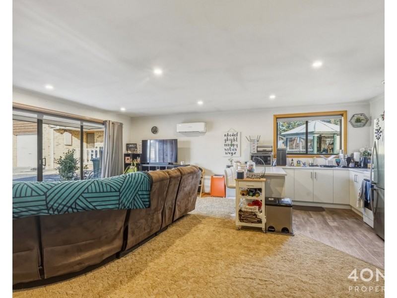 2/10 Racecourse Road, Brighton TAS 7030