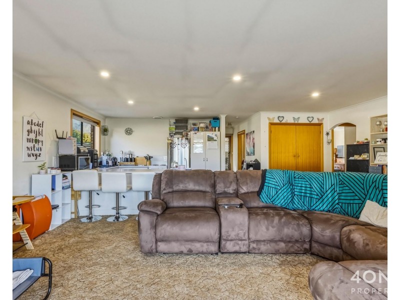 2/10 Racecourse Road, Brighton TAS 7030