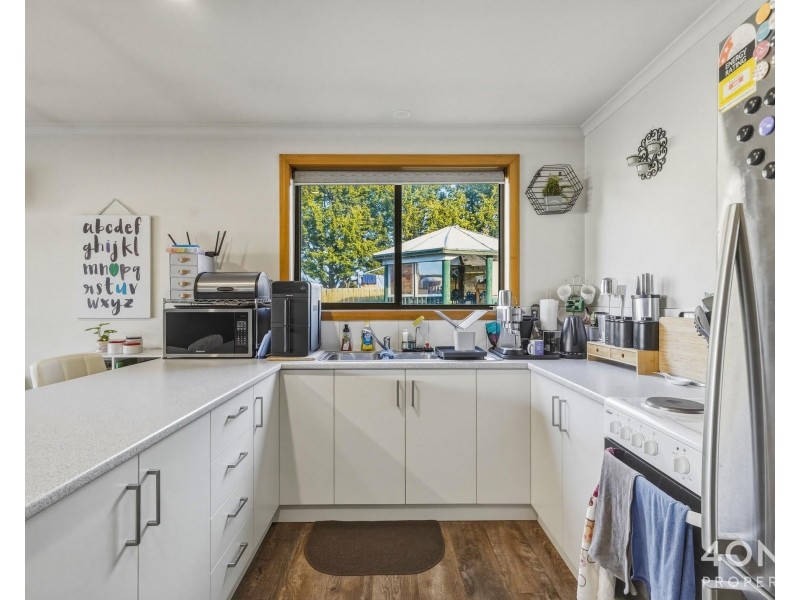 2/10 Racecourse Road, Brighton TAS 7030