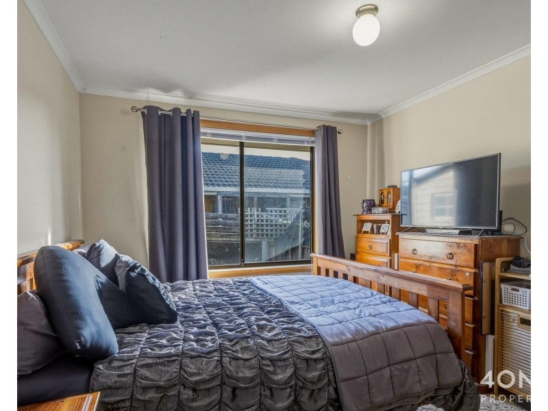 2/10 Racecourse Road, Brighton TAS 7030