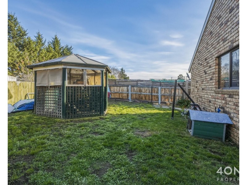 2/10 Racecourse Road, Brighton TAS 7030