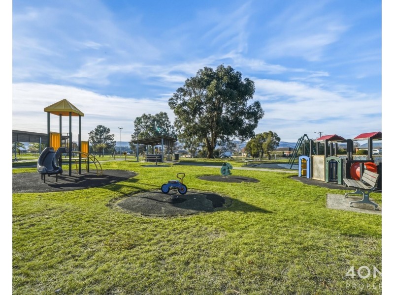 2/10 Racecourse Road, Brighton TAS 7030
