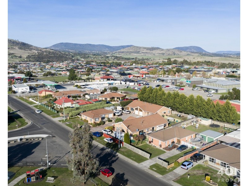 2/10 Racecourse Road, Brighton TAS 7030