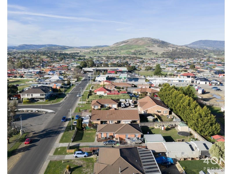 2/10 Racecourse Road, Brighton TAS 7030