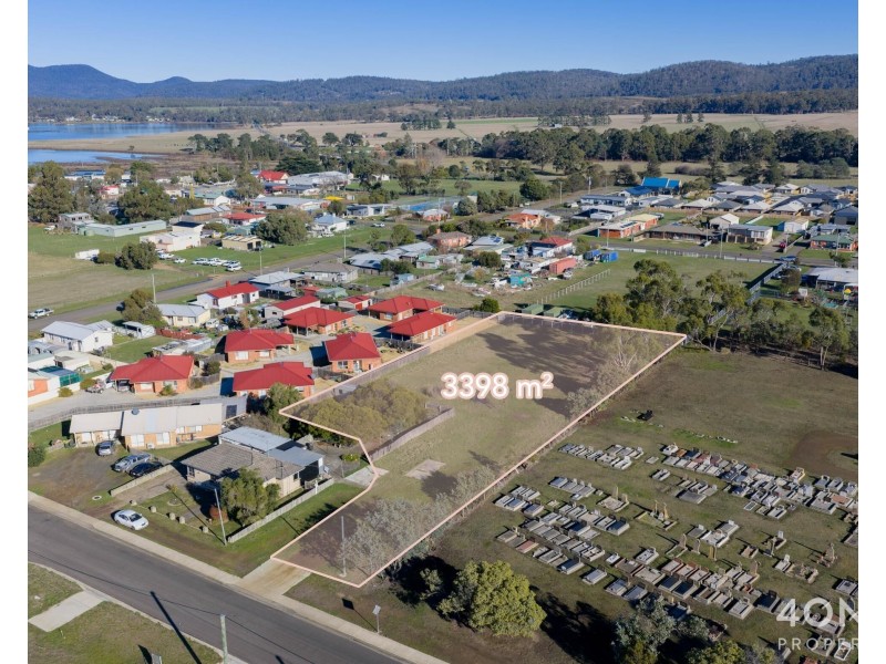 27 Charles Street, Triabunna TAS 7190