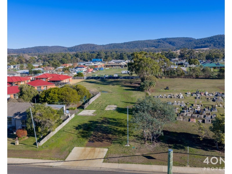 27 Charles Street, Triabunna TAS 7190