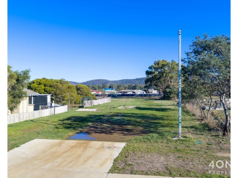 27 Charles Street, Triabunna TAS 7190