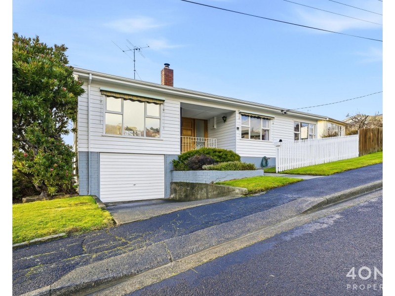 1 Oakbank Avenue, Montrose TAS 7010