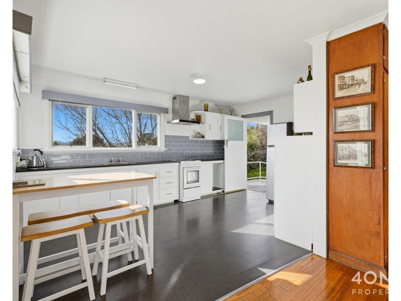 1 Oakbank Avenue, Montrose TAS 7010