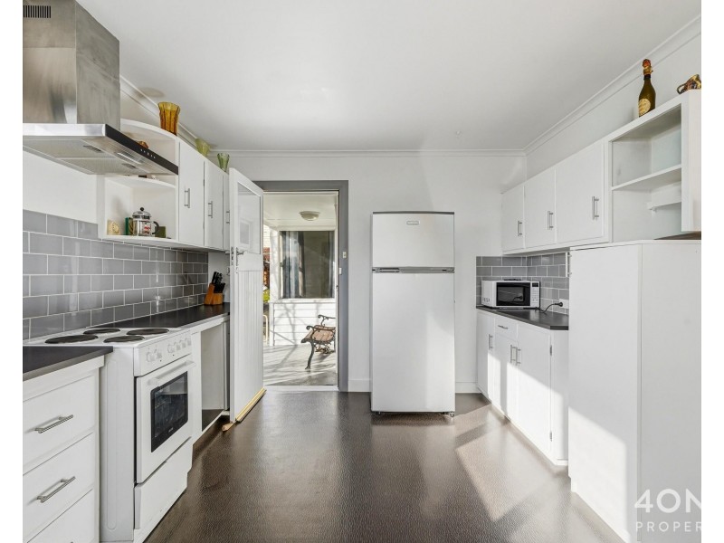1 Oakbank Avenue, Montrose TAS 7010