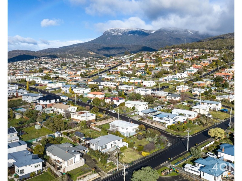 1 Oakbank Avenue, Montrose TAS 7010