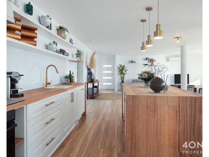 2/704 Oceana Drive, Tranmere TAS 7018