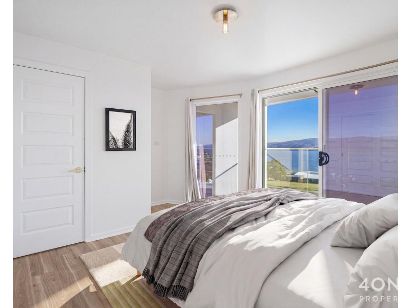 2/704 Oceana Drive, Tranmere TAS 7018
