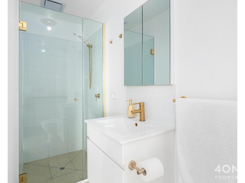 2/704 Oceana Drive, Tranmere TAS 7018