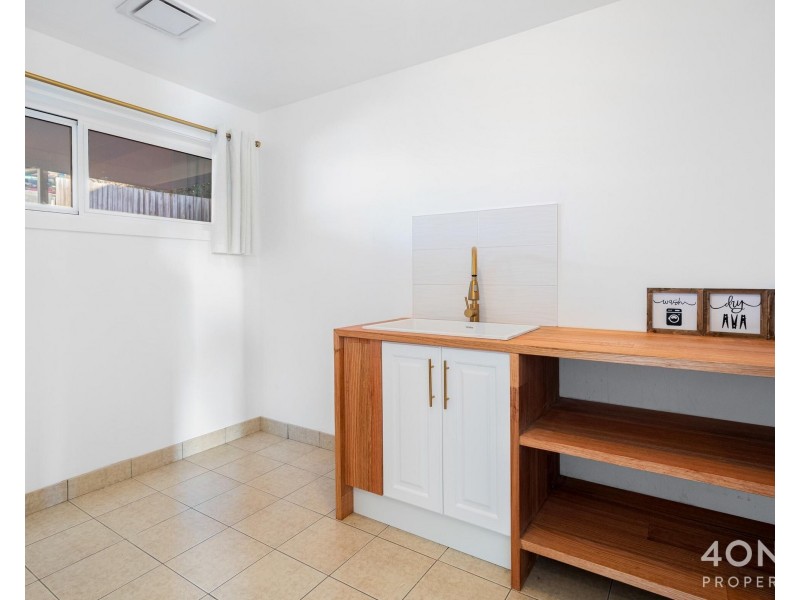 2/704 Oceana Drive, Tranmere TAS 7018