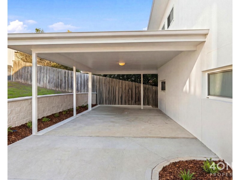 2/704 Oceana Drive, Tranmere TAS 7018