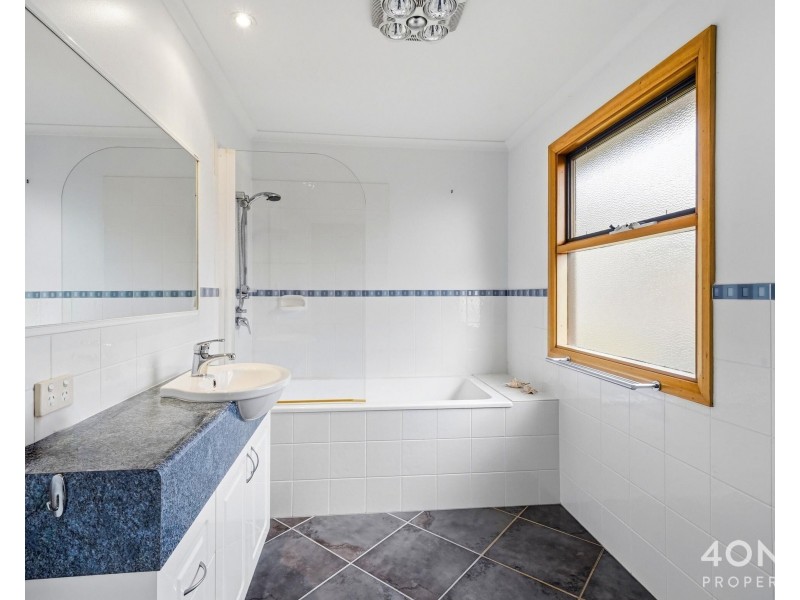 12 Turnbull Crescent, Rosetta TAS 7010