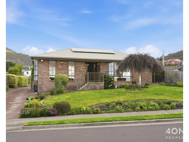 37 Chardonnay Drive, Berriedale TAS 7011