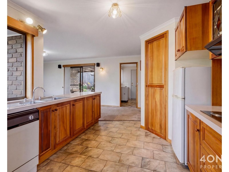 37 Chardonnay Drive, Berriedale TAS 7011