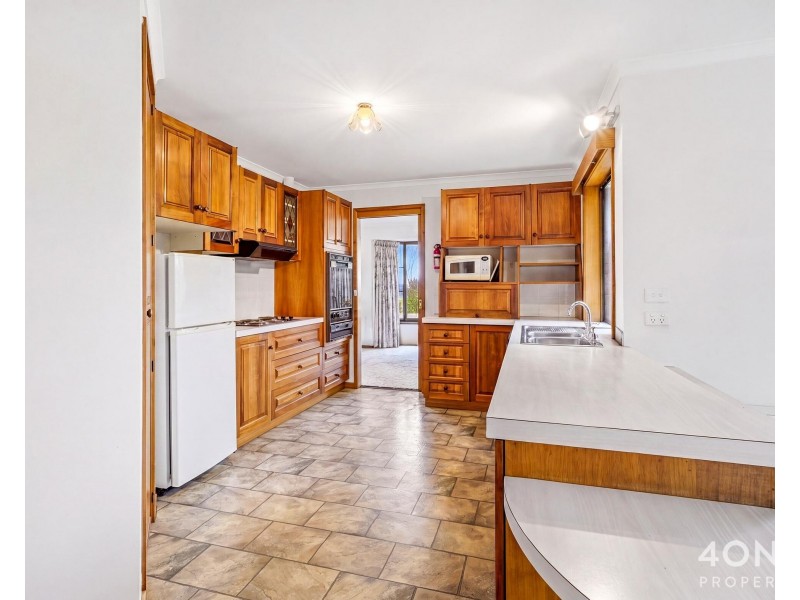 37 Chardonnay Drive, Berriedale TAS 7011