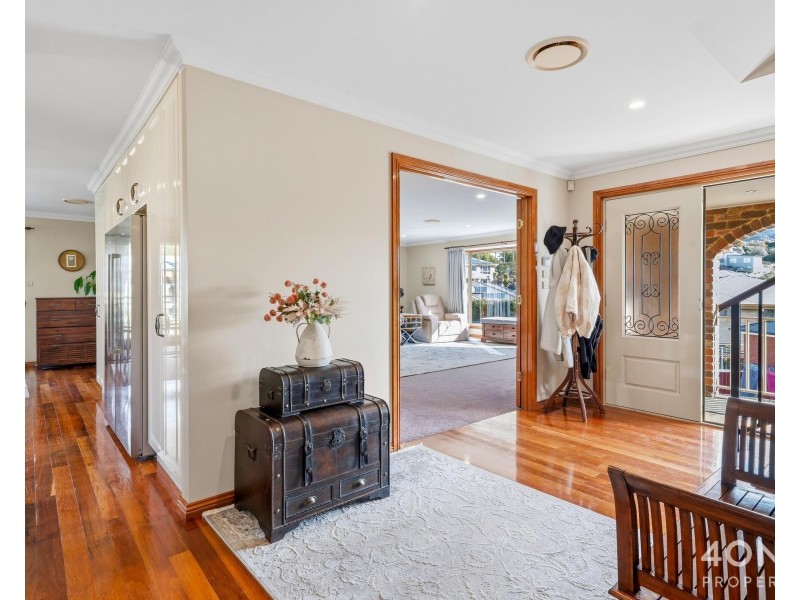 8 Heron Court, Granton TAS 7030