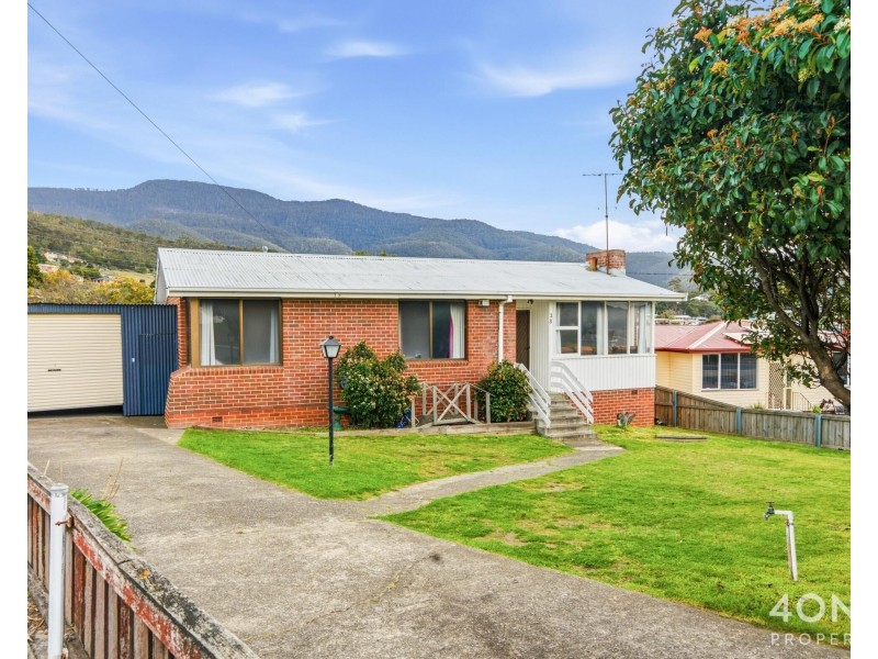 28 Centenary Crescent, Claremont TAS 7011