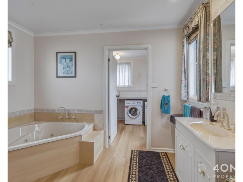 10 Jimbirn Street, Berriedale TAS 7011