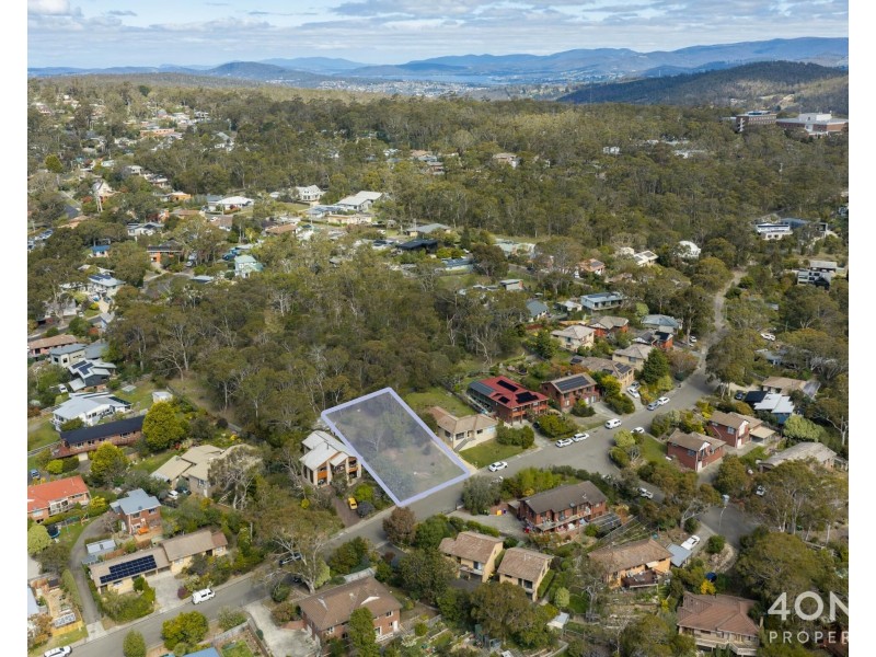16 Lachlan Drive, Mount Nelson TAS 7007