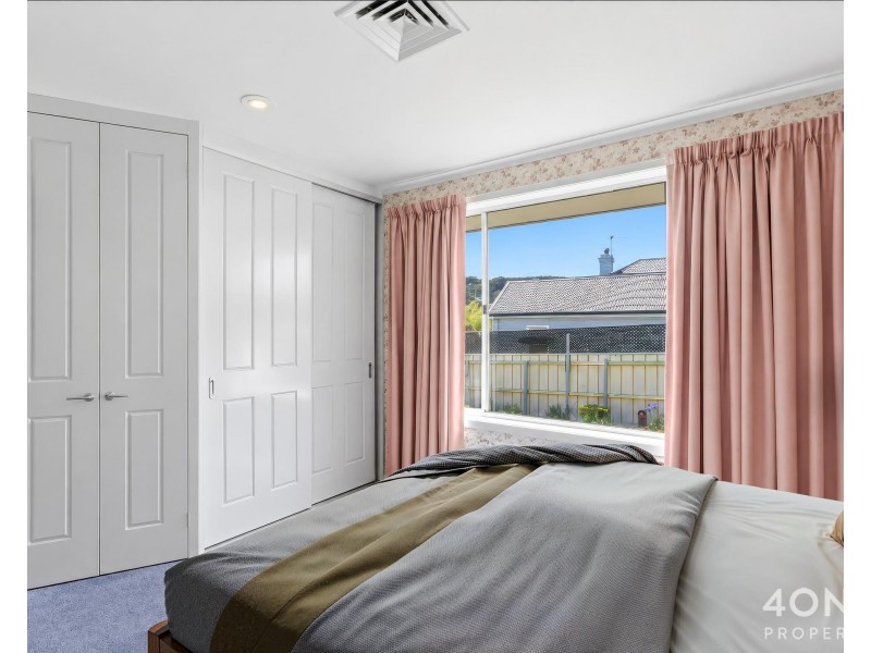 14A Wellington Road, Lindisfarne TAS 7015