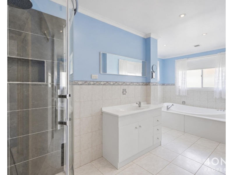 14A Wellington Road, Lindisfarne TAS 7015
