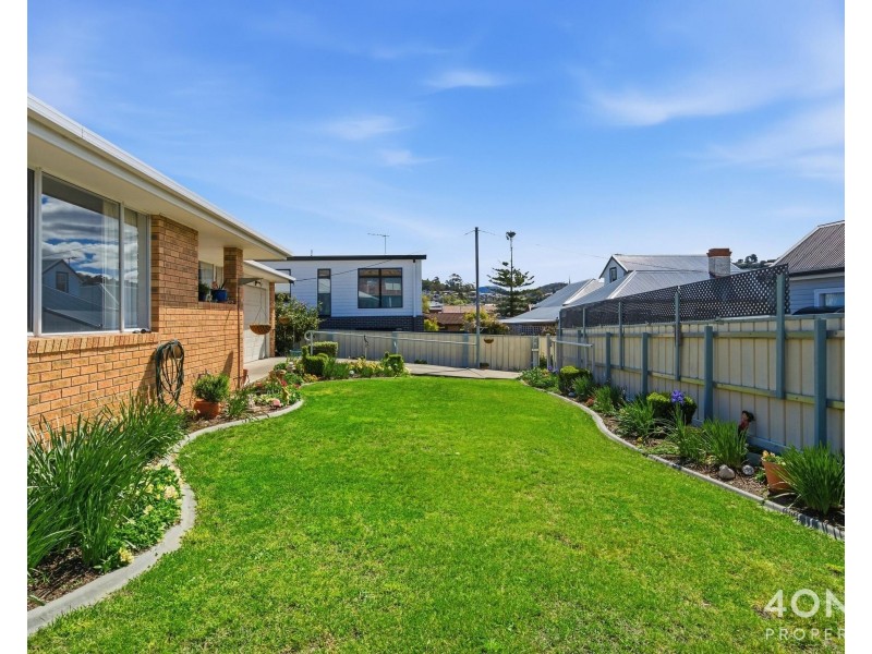 14A Wellington Road, Lindisfarne TAS 7015