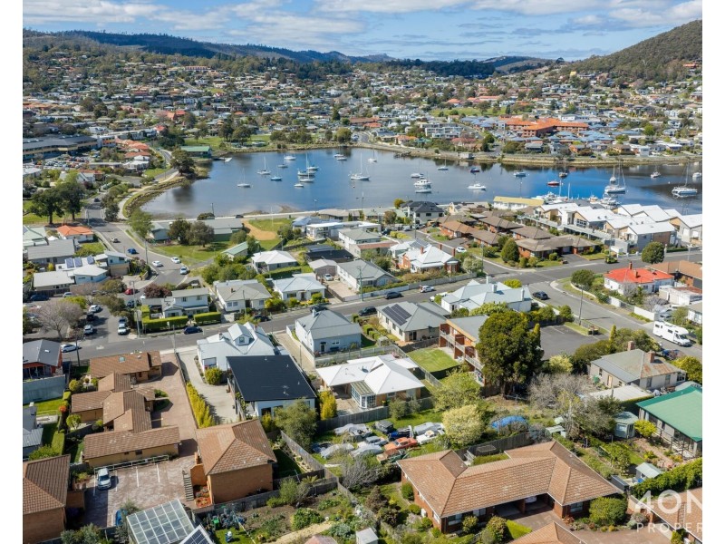 14A Wellington Road, Lindisfarne TAS 7015