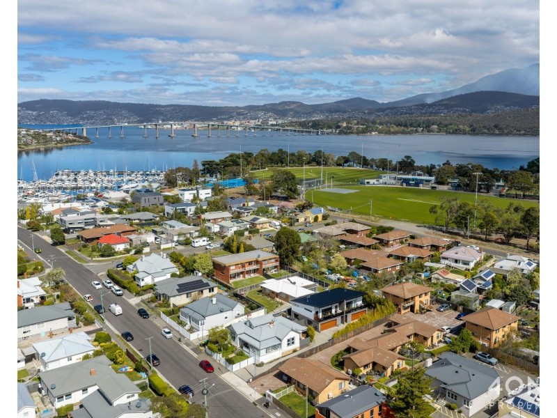 14A Wellington Road, Lindisfarne TAS 7015