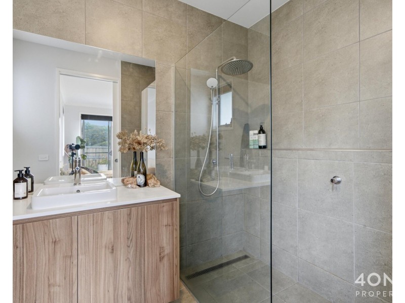 27 Eaves Court, Old Beach TAS 7017
