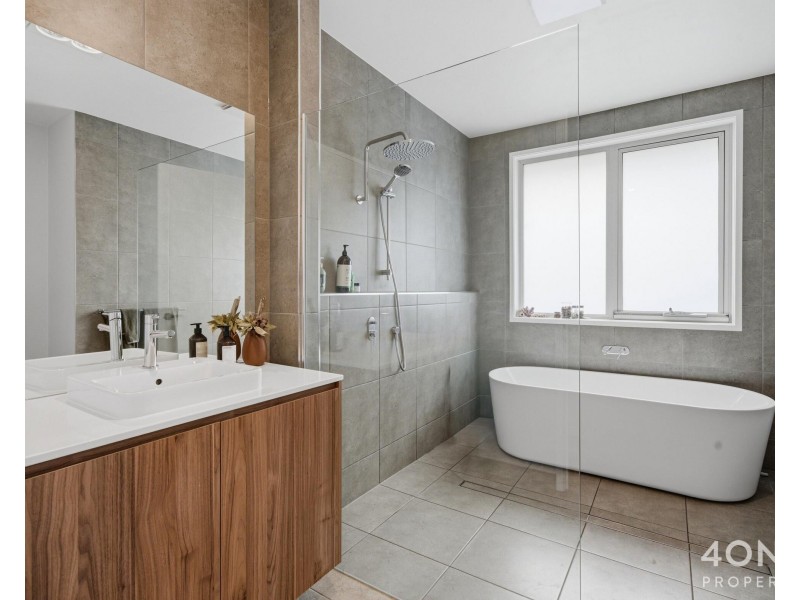 27 Eaves Court, Old Beach TAS 7017