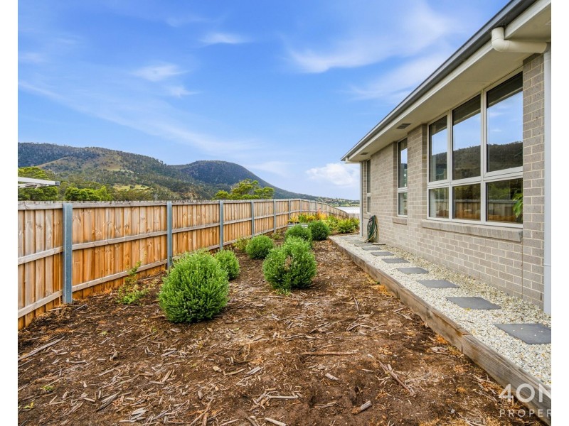 27 Eaves Court, Old Beach TAS 7017