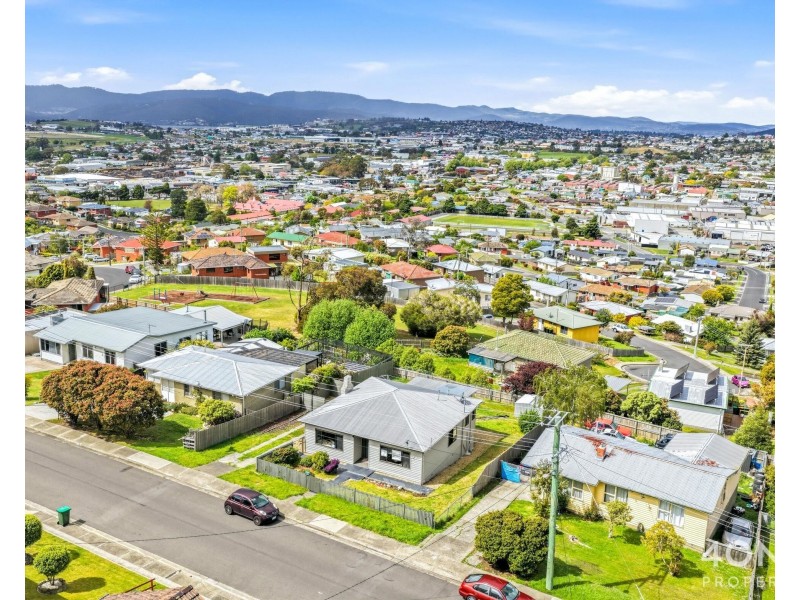 31 Huntley Street, Montrose TAS 7010