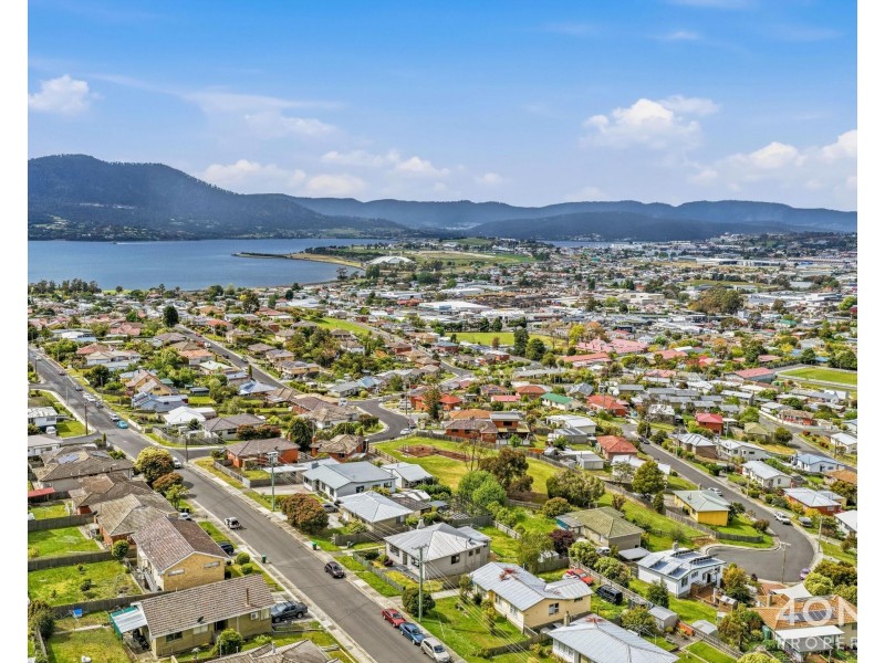 31 Huntley Street, Montrose TAS 7010